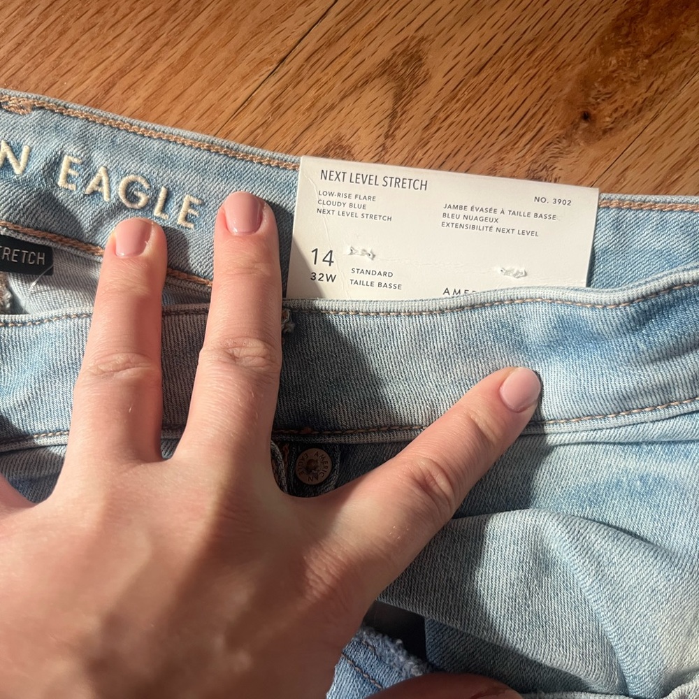 American Eagle Outfitters Light Blue Flare Leg Jeans - Picture 4 of 6